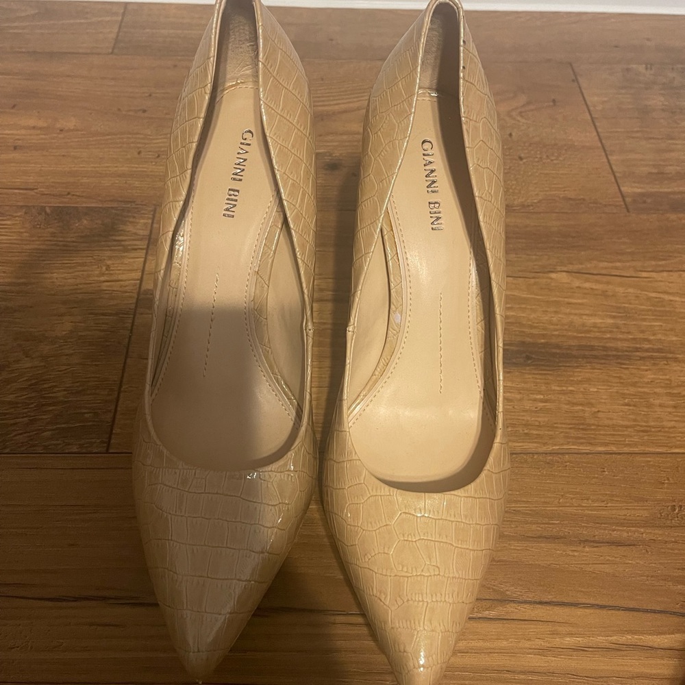 Gonna Bini sz 10 patent leather heel